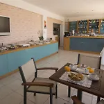 Frida Aparthotel